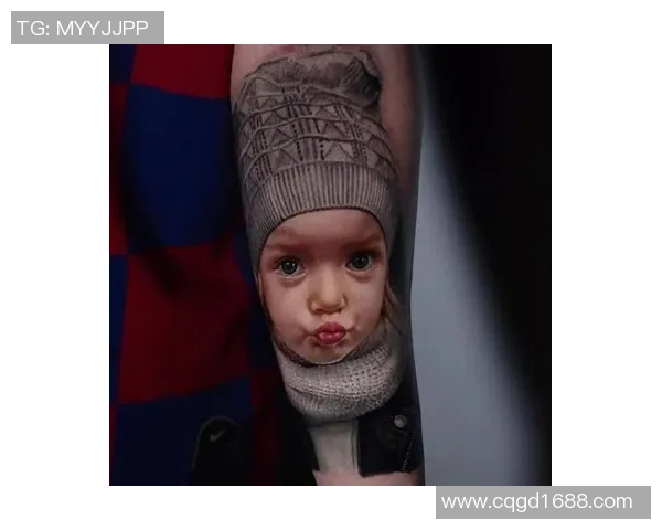 大腿纹身展现个性魅力足球明星男士的时尚选择与风格解析