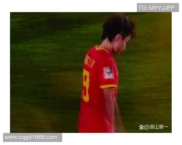 聂姓足球明星的崛起与成就探秘揭示运动员背后的故事与奋斗历程 聂姓足球明星的崛起与成就探秘揭示运动员背后的故事与奋斗历程